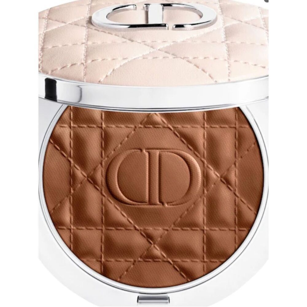 DIOR
Forever Nude Matte and Radiant Pressed Powder
Color is Deep
